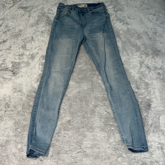 (5) Garage LighWash Jeans - Picture 1 of 5